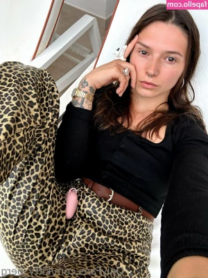 Kitty Berg [ kitty-berg ] - Feet in stockings 😉🫠🥵