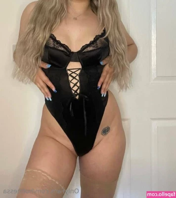 hotinessa - @rebbyfish 💦💦💦💦💦 soon the set with this babe will be