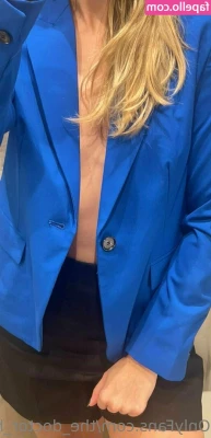 the_doctor_hotwife [ the-doctor-hotwife-1 ] - Happy Friday 🦶🏻 Je perturbe les gens ‼️👩🏼‍🦰