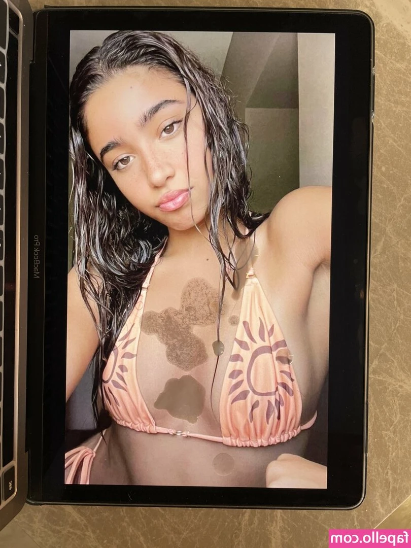 yasminbarbieri - Who wants to swim with me?