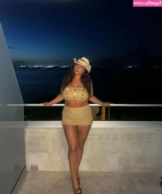 Imani Conaway [ imani-conaway-1 ] - All I wanna do is be fucked on an island… Is that too much to ask