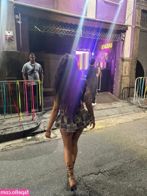 biancababygirl_vip [ biancababygirl-vip ] - Eat, fuck or both?