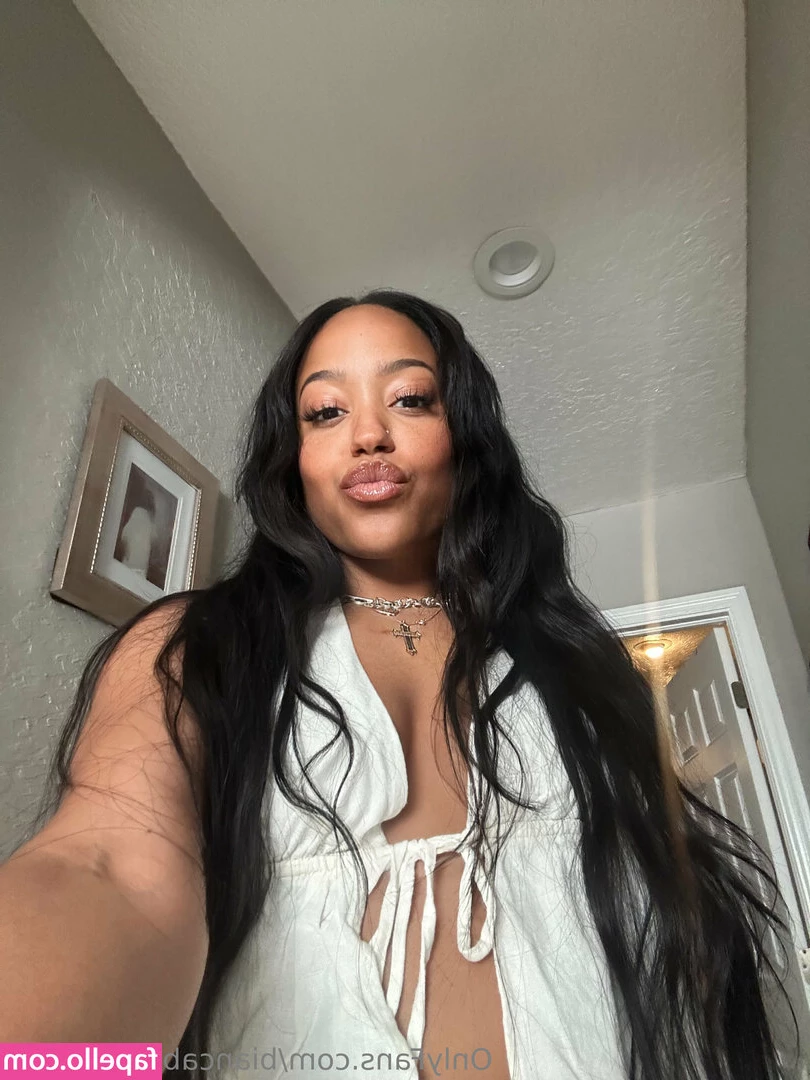 biancababygirl_vip [ biancababygirl-vip ] - Even kijken of deze nog past 💦💦 Volgende keer wel je lul