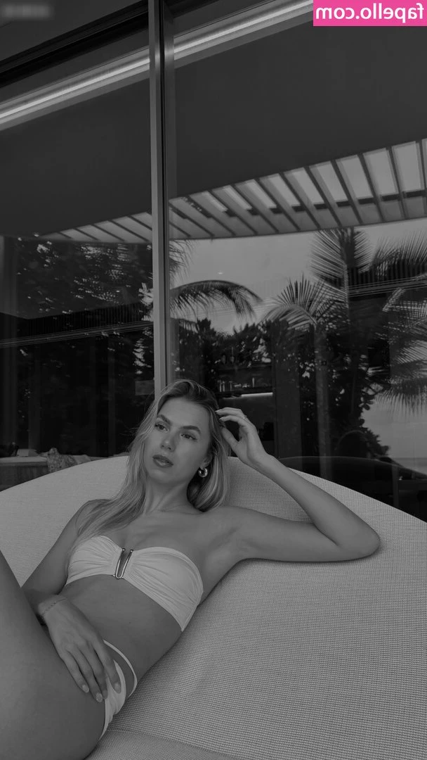 Anna Seidel [ anna-seidel ] - Want my attention?  Step one: send tribute  Step two: let’s chat!  