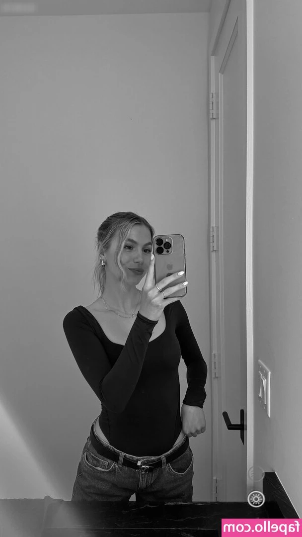 Anna Seidel [ anna-seidel ] - Have you ever fucked on the floor? 🔥