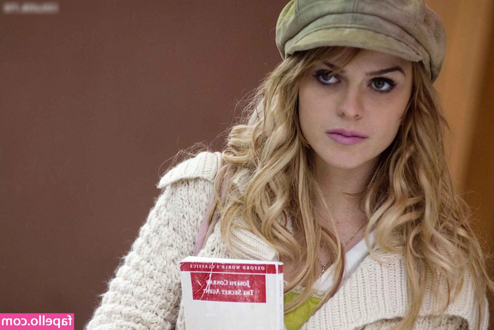 Taryn Manning [ taryn-manning ] - Morning  You wanna suck my hard and hot cock