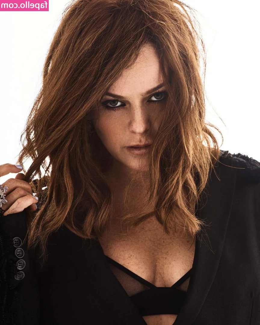 Taryn Manning [ taryn-manning ] - My boobs fell out of the dress while I had visitors