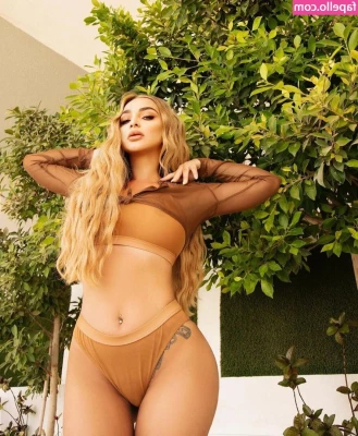 Maya berovic - The pictures get naughtier… 😘 check your dms for 🔥 topless