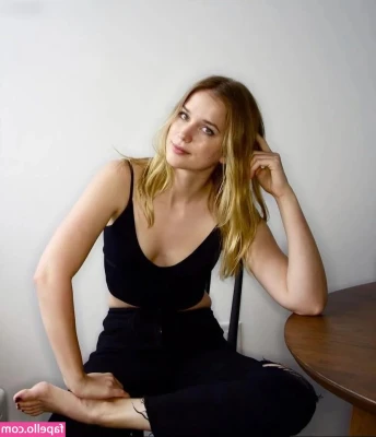 Elizabeth Lail [ elizabeth-lail ] - Be a good person but don't forget to be naughty 😈