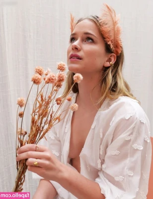 Elizabeth Lail [ elizabeth-lail ] - simple and classy look 😍🤍