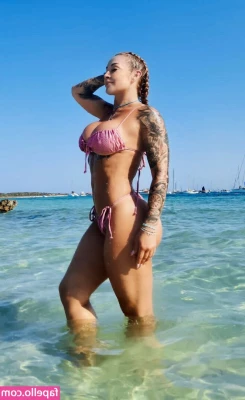 Victoria Lomba [ victoria-lomba ] - pink whore 💖