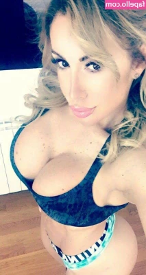 Victoria Lomba [ victoria-lomba ] - My credit card is frozen cuz I guess scammers tried to buy shit from
