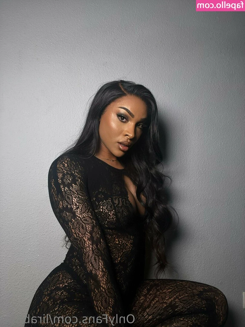 lirababe - happy hump day 🍑 are you working those glutes today?