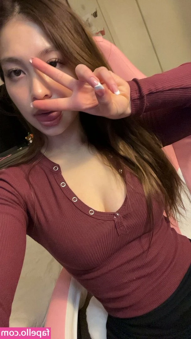 Jollyranch3rzoo - got something for my cock? 🥵