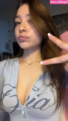 Jollyranch3rzoo - Give me a foot and back massage?