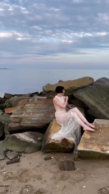 Colleen Darnell [ colleen-darnell ] - Take a peek up my skirt