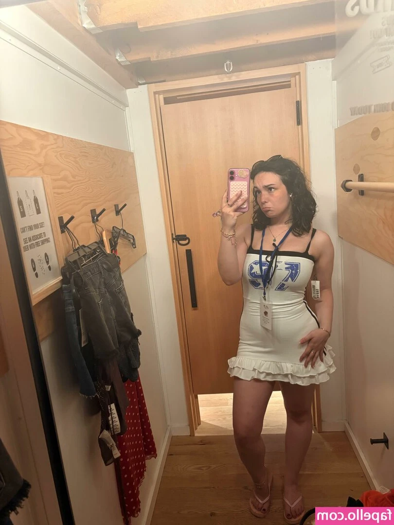 MollyReedOnly - I LOVE having an audience!