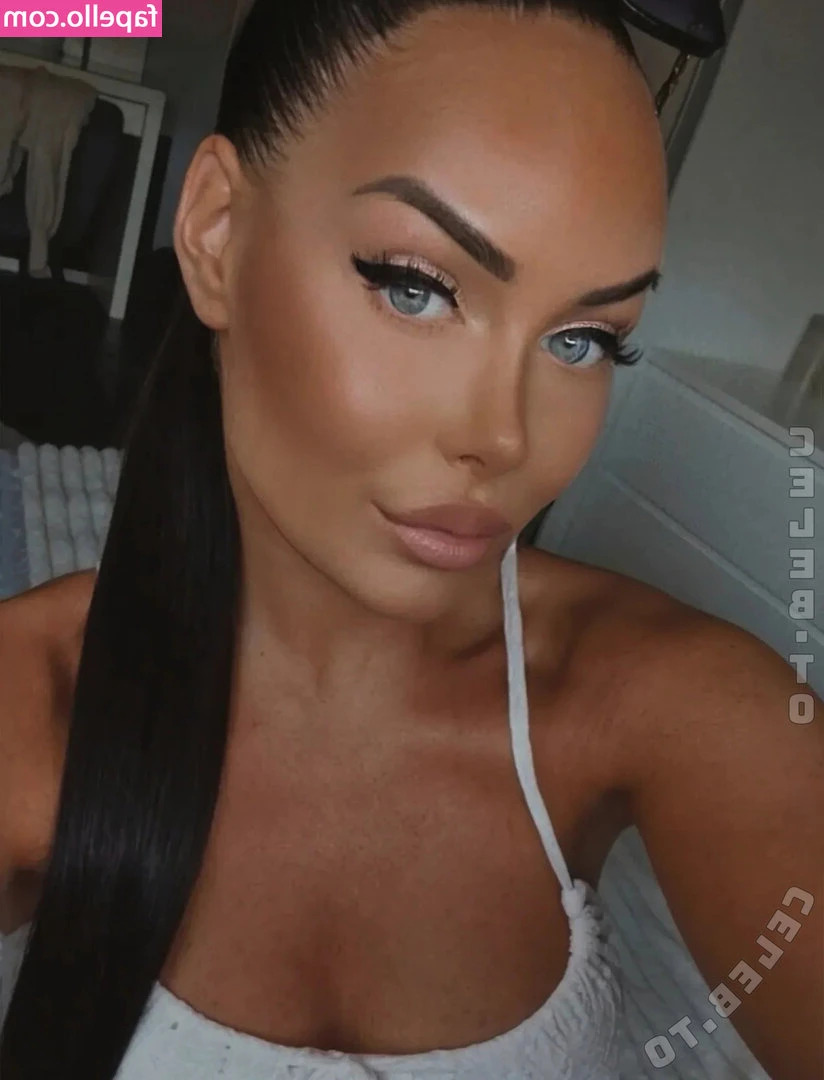 Laura J [ laura-j ] - Just me playing with my spit 🤤 check your DMs later