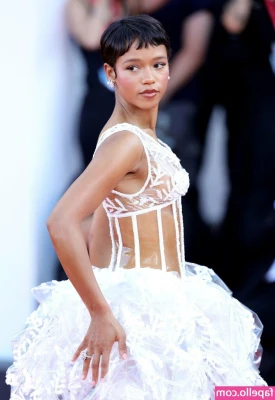 Taylor Russell [ taylor-russell ] - thickie🤫