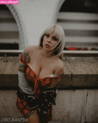 Kawaiikeshia - Luckily I have enough toys. When there's no man there and I need to