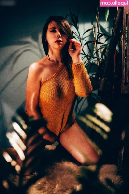 Carmen Palme [ carmen-palme ] - Mmmm I love getting naughty 😈  Send me a tip if you love it too