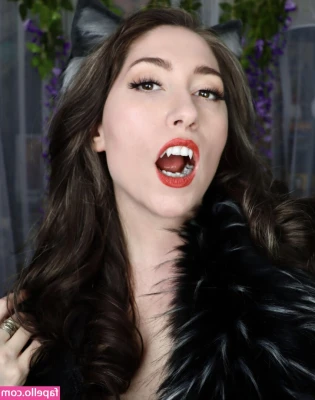 Shellydeathlock - You're below me. Open wide and look Daddy in the eyes