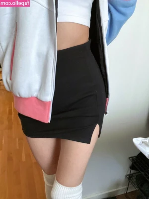 Apollolol - Is a girl in a shirt sexy to you?😉
