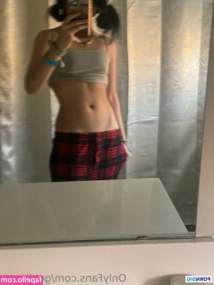 Goblincub - New and juicy girl on onlyfans     YOUR VIRTUAL GIRLFRIEND   Petite