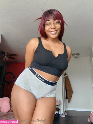 cheybae - 👀 I see you….my favorite VIP’s. 👀  🎥 Skyping tonight!!!!