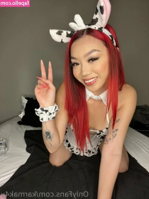 Milkteakitty - playing with my favorite pink dildo! mmmm feel so good!