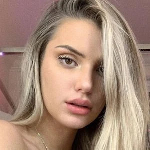 Alissa Violet