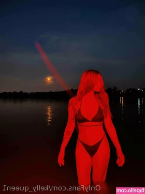 kelly_queen1 [ kelly-queen1-1 ] - Tip and tell me a secret before you lay in bed tonight. I promise I