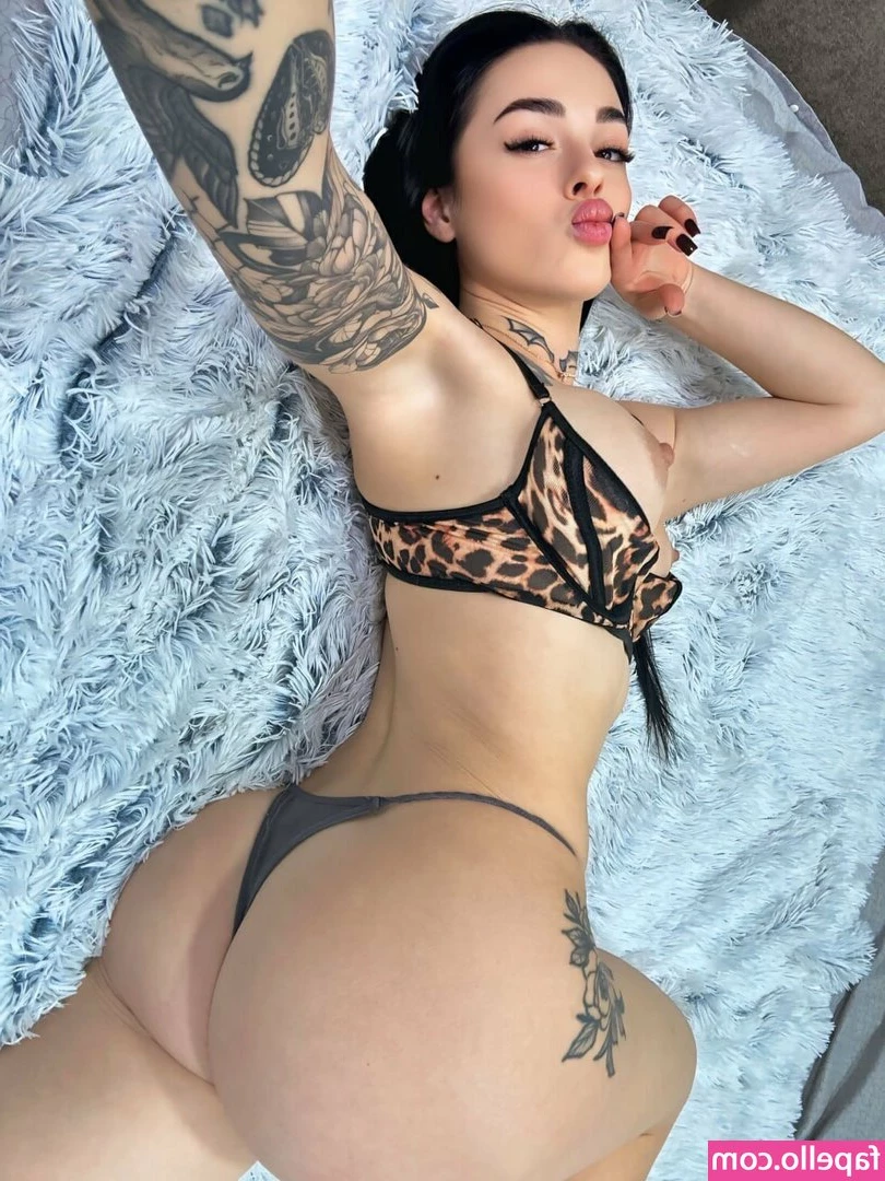 lovesugarivy - If you're interested in purchasing my panties, they're currently up