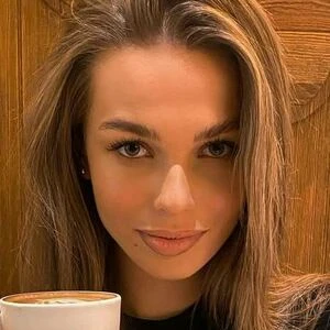 Julia Surys