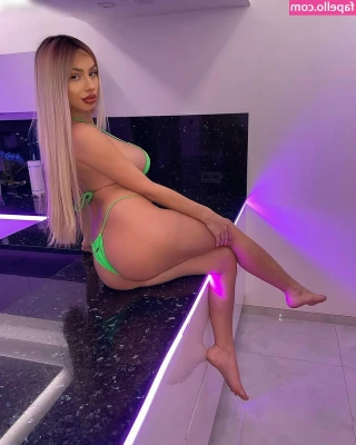 Vasilka Stoyanova [ vasilka-stoyanova ] - Are you horny today ?