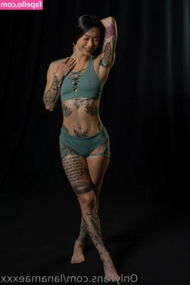 Lana Mae [ lana-mae ] - playin w this 🐱 wanna see?
