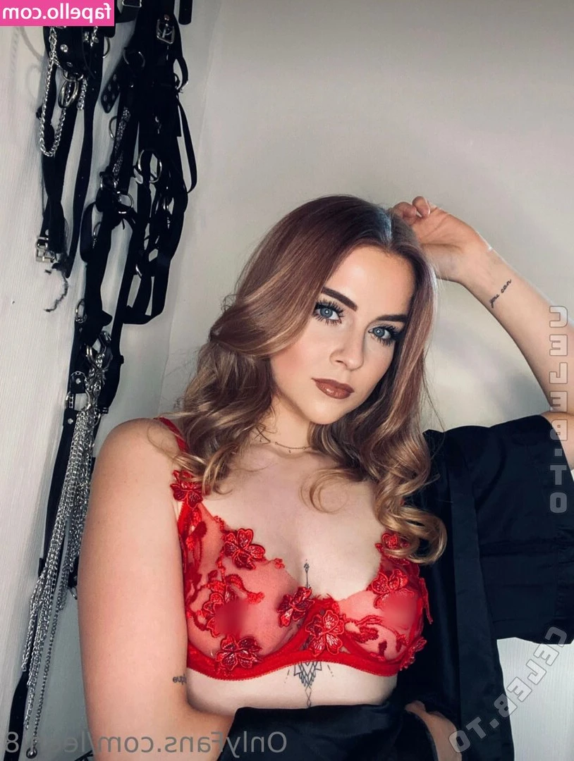 Eileenpra - I don't know if it was the angle but my ass is too big today in the