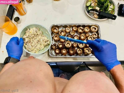 Elay Smith [ elay-smith ] - Masturbate to my stinky hairy ass