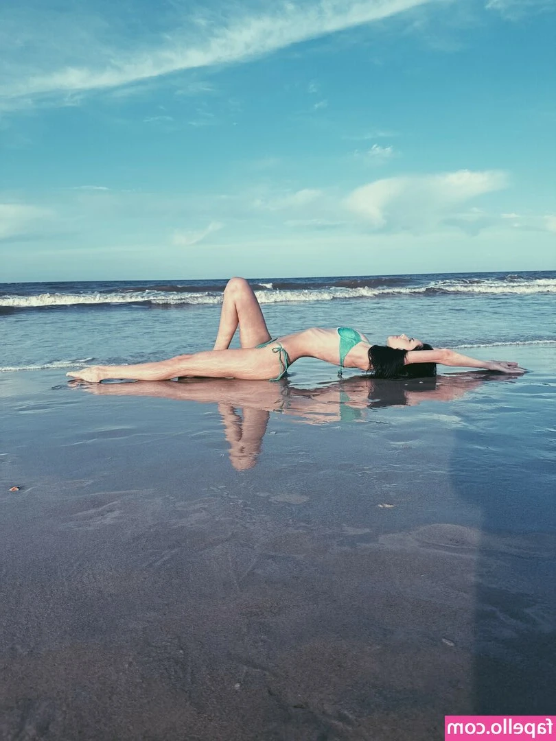 coolkidcarly - I love this bikini, don’t you?