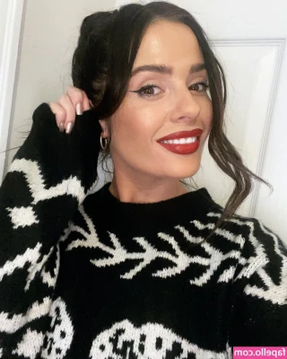 Megan L [ megan-l ] - Did You Forget What Day It Was? Maybe This Will Remind You 🍑🍑