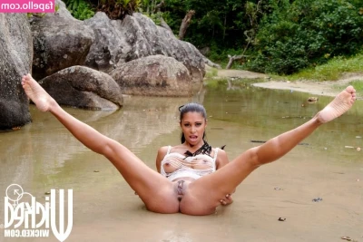 Emanuelle Diniz [ emanuelle-diniz ] - This toy gives me the best orgasm 😮