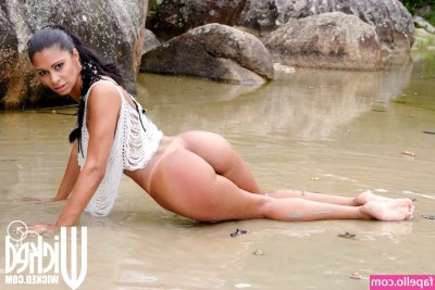 Emanuelle Diniz [ emanuelle-diniz ] - having a blast making vids with my gf. Tip $6 to see the full vid in