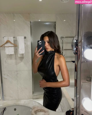 Devin Brugman [ devin-brugman ] - Do you like this colour on me? 🥰