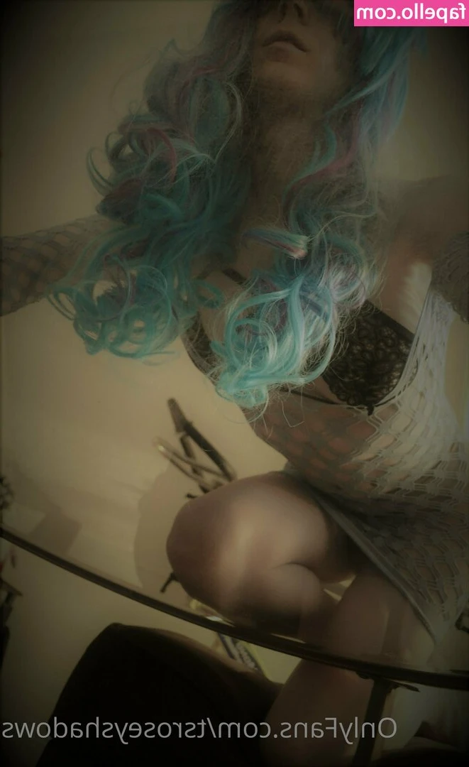tsroseyshadows - Waiting for you just like this 😈