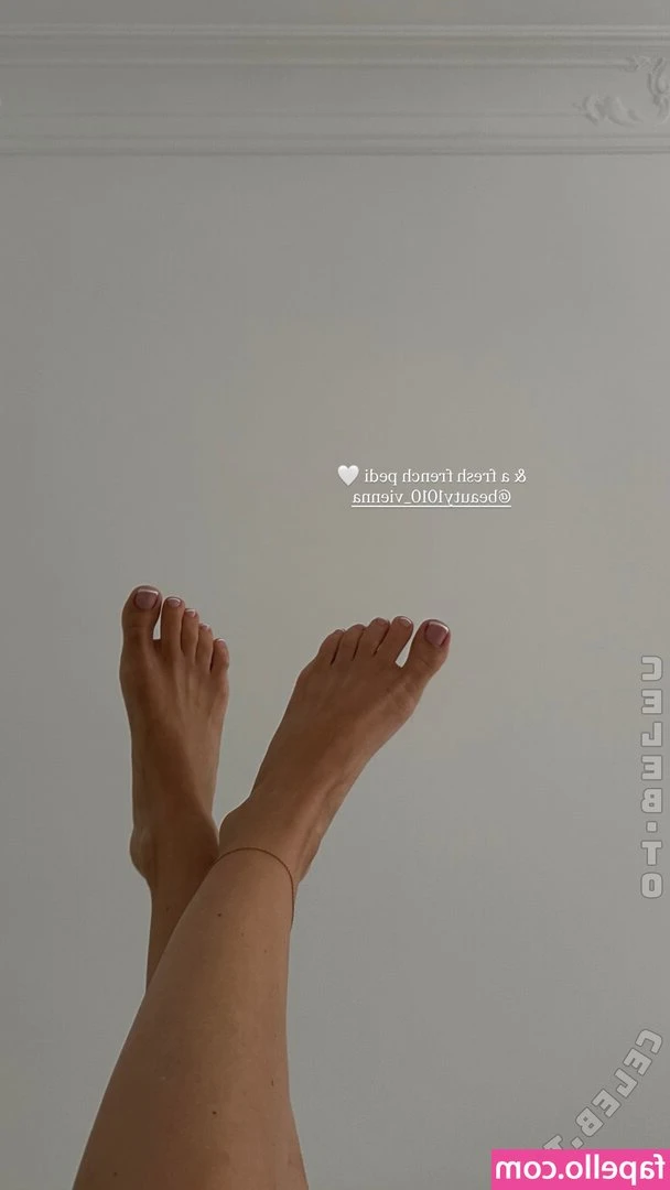 Raphaela Fuchs [ raphaela-fuchs ] - Touch me baby….