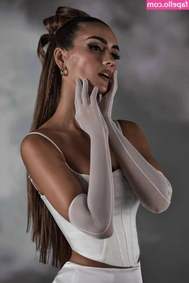 Priscilla Ricart [ priscilla-ricart ] - getting slutty in the changeroom is the best