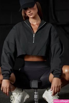 Priscilla Ricart [ priscilla-ricart ] - good morning from my airbnb hehe. which view do u like better? 😈