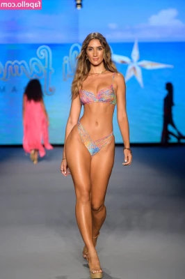 Priscilla Ricart [ priscilla-ricart ] - Good night have some wet dreams