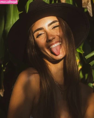 Priscilla Ricart [ priscilla-ricart ] - Ahora respondiendo sus mensajitos amores 😳 pensando en mandar