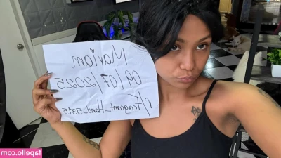 Little Mariam [ little-mariam ] - Cock slapping